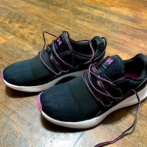 Under Armour Womens 7.5 Never Worn!